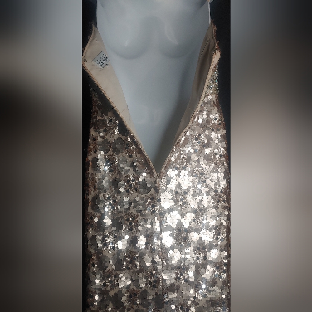 Robe Longue Dorée à Paillettes Avec Traîne Et Fente - Taille 6 - Manches Longues - Neuf Sans Étiquettes